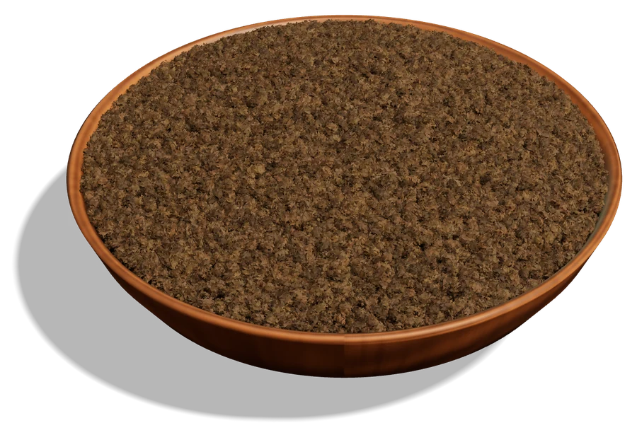 Cuenco de madera con café de molienda gruesa